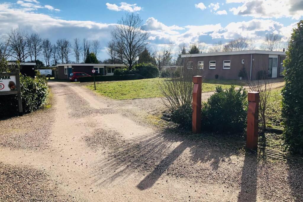 Vakantiebungalow In Bosrijke Omgeving Luttenberg Villa Bagian luar foto