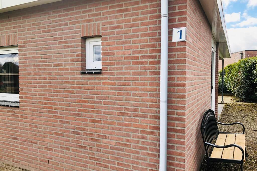 Vakantiebungalow In Bosrijke Omgeving Luttenberg Villa Bagian luar foto